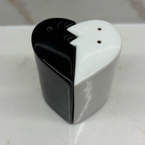 Vintage 1980's Broken Heart Shaped Black and White Salt and Pepper Shakers